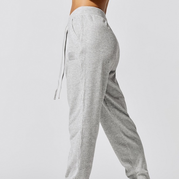 ALO Yoga Pants - Alo yoga muse sweatpants